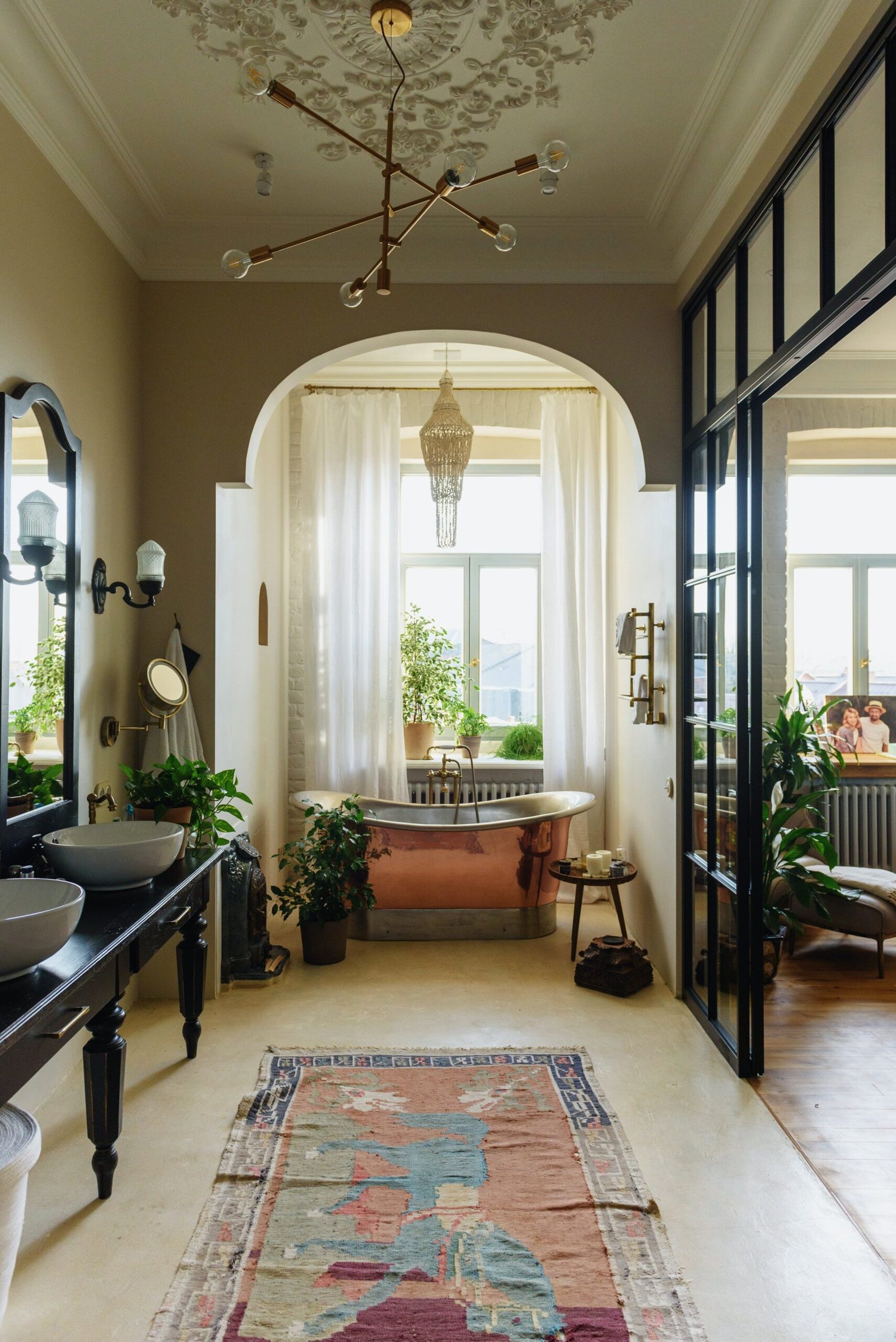 NYC Bathroom Renovation Seamless Design with Damless Showers scaled
